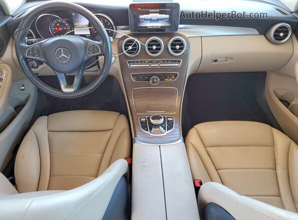 55SWF4JB4JU272102 2018 MERCEDES-BENZ C Синий Вид панели приборов