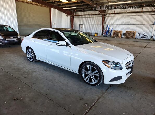 55SWF4JB6GU106365 2016 MERCEDES-BENZ C White Front right
