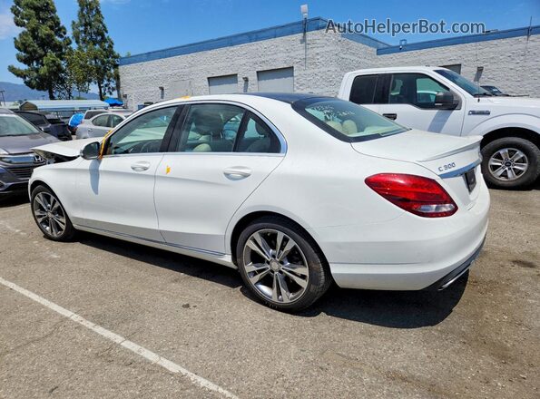 55SWF4JB6GU157526 2016 MERCEDES-BENZ C White Rear left