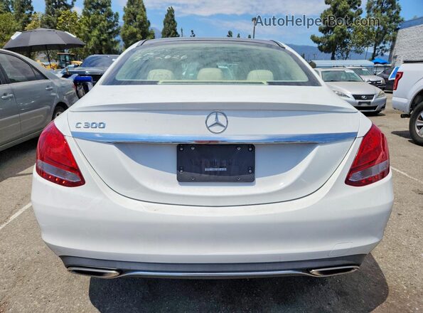 55SWF4JB6GU157526 2016 MERCEDES-BENZ C White Rear view