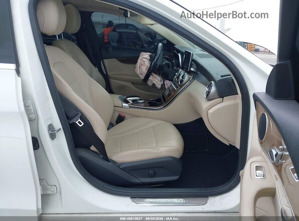 55SWF4JB6GU158224 2016 MERCEDES-BENZ C-CLASS White Vista interior delantera
