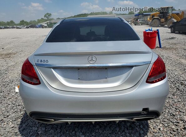 55SWF4JB6HU212588 2017 MERCEDES-BENZ C Silver Widok z tyłu