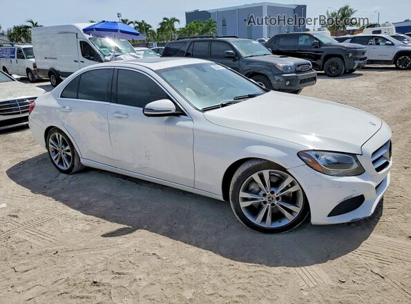 55SWF4JB6JU249243 2018 MERCEDES-BENZ C White Delantero derecho