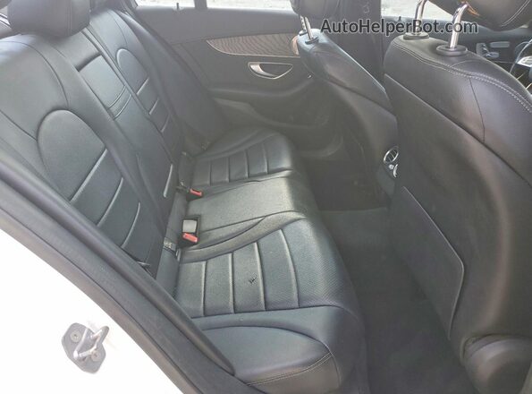 55SWF4JB7GU170544 2016 MERCEDES-BENZ C White Vista de los asientos traseros