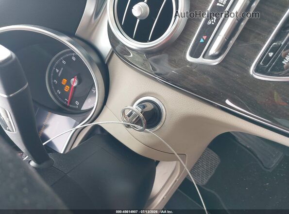 55SWF4JB7HU215516 2017 MERCEDES-BENZ C-CLASS White Vista del salpicadero