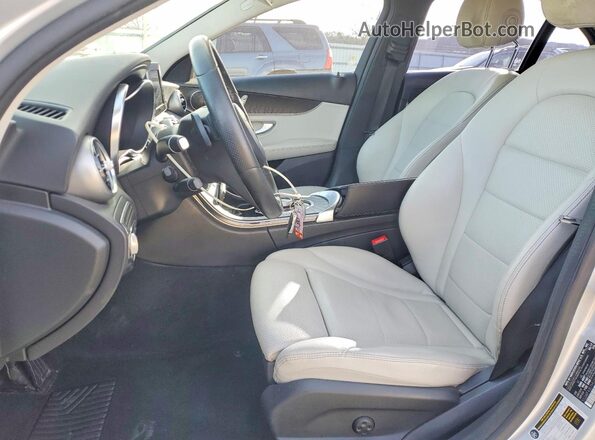 55SWF4JB7HU221980 2017 MERCEDES-BENZ C Серебряный Вид салона спереди