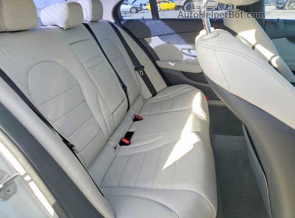 55SWF4JB7HU221980 2017 MERCEDES-BENZ C Серебряный Вид задних сидений