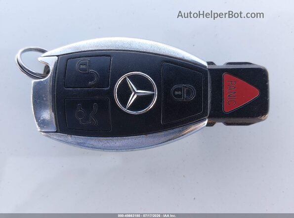 55SWF4JB8GU172268 2016 MERCEDES-BENZ C-CLASS Белый Вид панели приборов