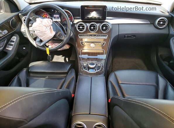 55SWF4JB8HU197009 2017 MERCEDES-BENZ C Black Widok deski rozdzielczej