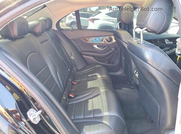 55SWF4JB8HU197009 2017 MERCEDES-BENZ C Black Widok tylnych siedzeń