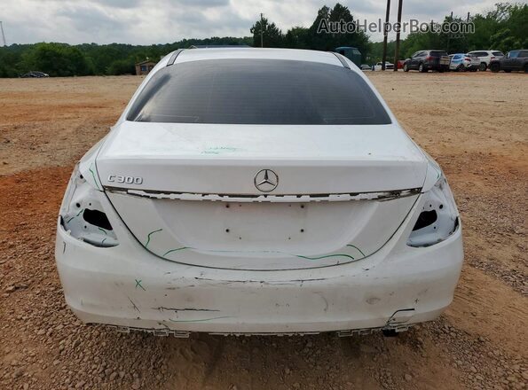 55SWF4JB8HU202872 2017 MERCEDES-BENZ C White Widok z tyłu