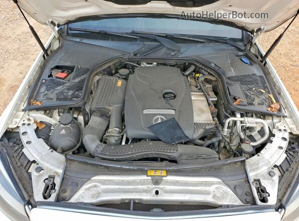 55SWF4JB8HU202872 2017 MERCEDES-BENZ C White Widok wnętrza z tyłu