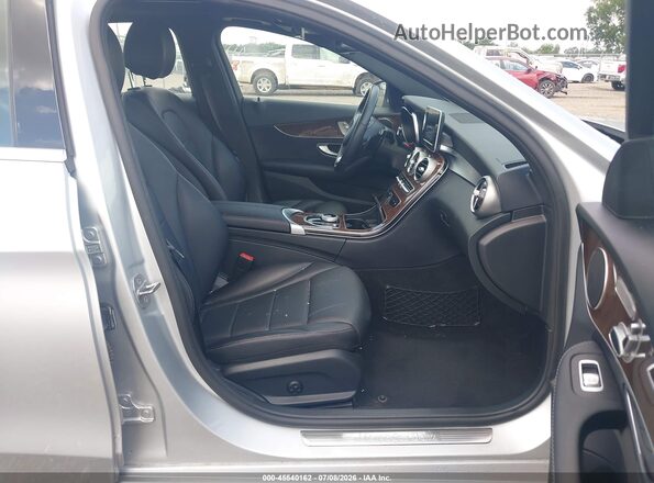 55SWF4JB8JU240091 2018 MERCEDES-BENZ C-CLASS Silver Widok wnętrza z przodu