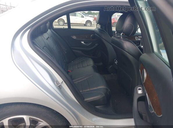 55SWF4JB8JU240091 2018 MERCEDES-BENZ C-CLASS Silver Widok naklejki z numerem VIN