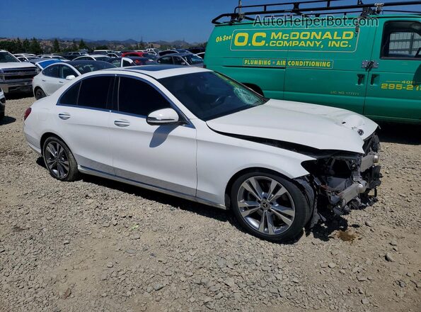 55SWF4JB8JU241175 2018 MERCEDES-BENZ C White Front right