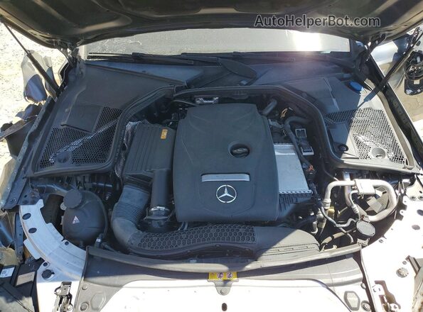 55SWF4JB8JU243752 2018 MERCEDES-BENZ C Gray Vista interior trasera