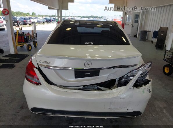 55SWF4JB8JU246859 2018 MERCEDES-BENZ C-CLASS White 