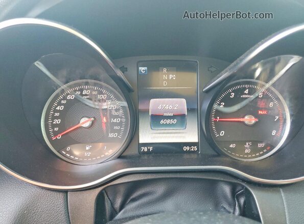 55SWF4JB9HU224458 2017 MERCEDES-BENZ C White Vista del cuadro de instrumentos