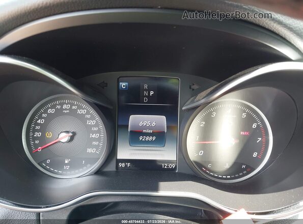 55SWF4JB9JU250158 2018 MERCEDES-BENZ C-CLASS Red Widok tylnych siedzeń