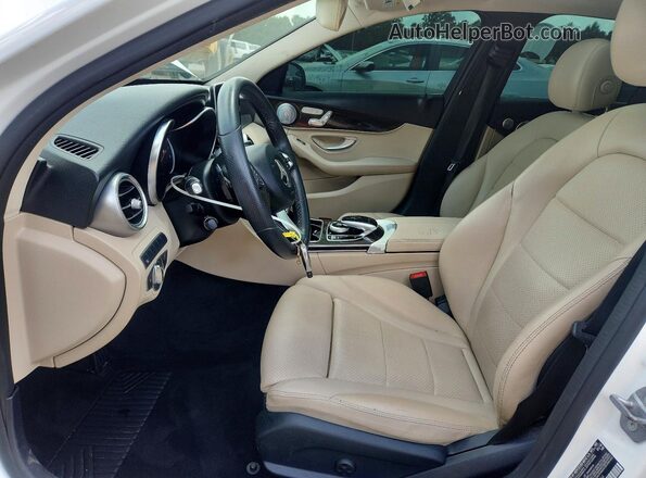 55SWF4JBXJU260794 2018 MERCEDES-BENZ C White წინა სალონის ხედი