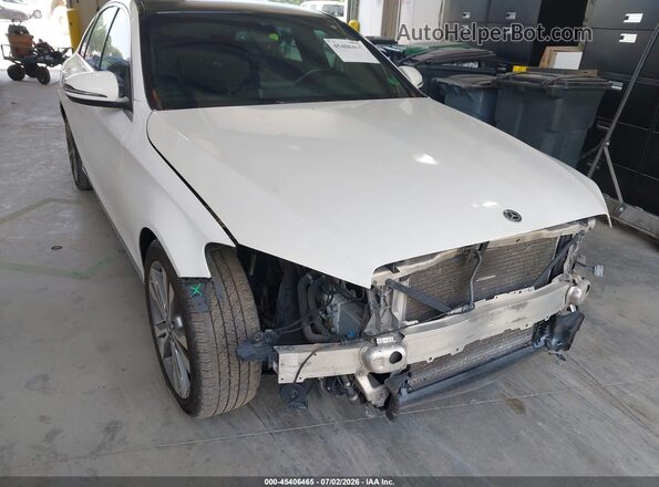 55SWF4JBXJU270340 2018 MERCEDES-BENZ C-CLASS White Вид спереду