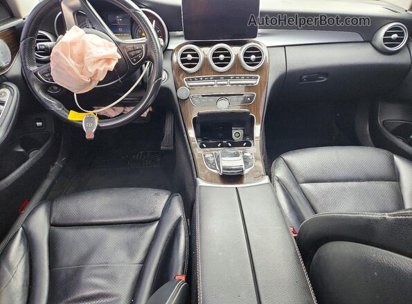 55SWF4KB0HU212519 2017 MERCEDES-BENZ C Black Vista del salpicadero