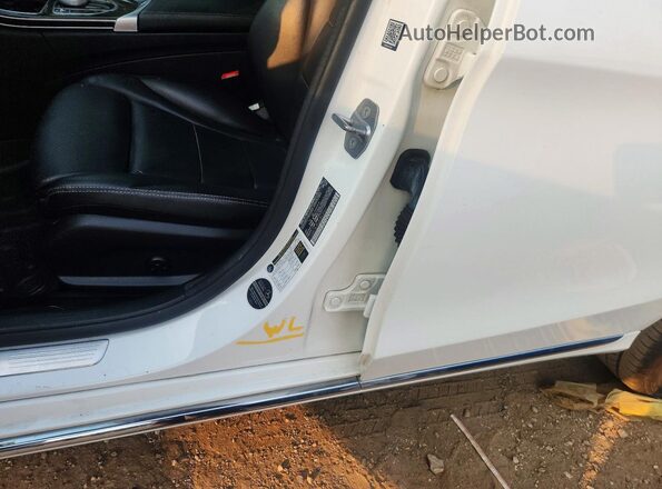 55SWF4KB0JU243002 2018 MERCEDES-BENZ C Белый Вид подкапотного пространства