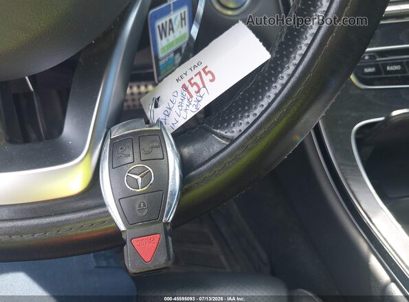 55SWF4KB1GU105865 2016 MERCEDES-BENZ C-CLASS Red Widok deski rozdzielczej