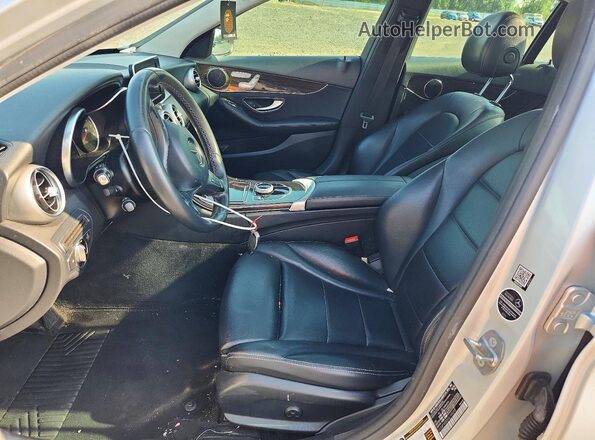 55SWF4KB3HU195098 2017 MERCEDES-BENZ C Серебряный Вид салона спереди