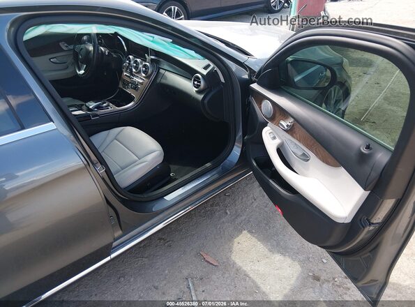 55SWF4KB3JU244144 2018 MERCEDES-BENZ C-CLASS Silver Widok wnętrza z przodu