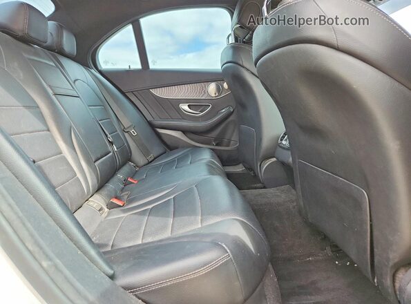 55SWF4KB4HU208084 2017 MERCEDES-BENZ C Белый Вид задних сидений