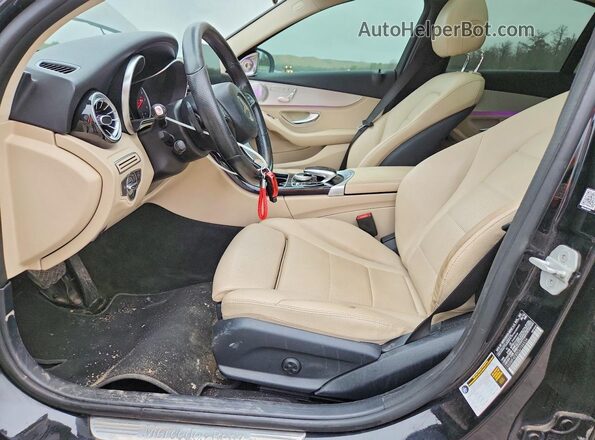 55SWF4KB5GU106534 2016 MERCEDES-BENZ C Черный Вид салона спереди