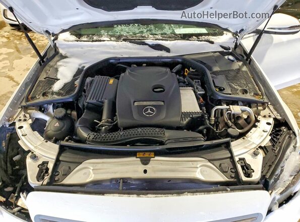 55SWF4KB5JU256053 2018 MERCEDES-BENZ C White Widok wnętrza z tyłu