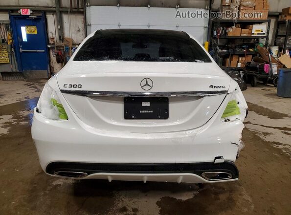 55SWF4KB5JU256053 2018 MERCEDES-BENZ C White Widok z tyłu