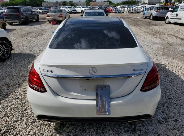 55SWF4KB6JU237835 2018 MERCEDES-BENZ C White Widok z tyłu