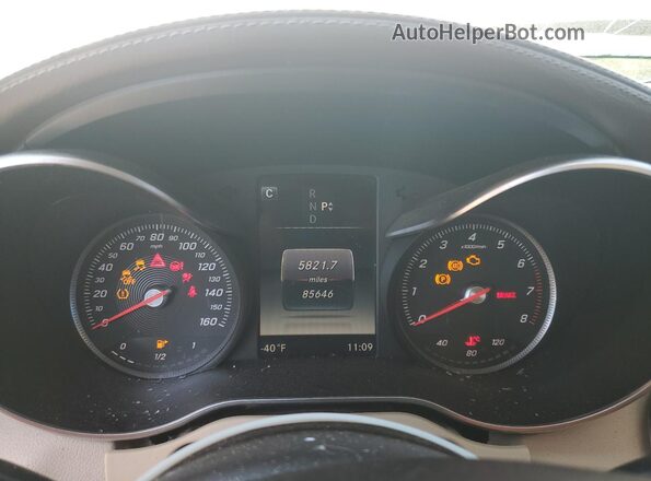 55SWF4KB7HU182984 2017 MERCEDES-BENZ C White Instrument cluster view