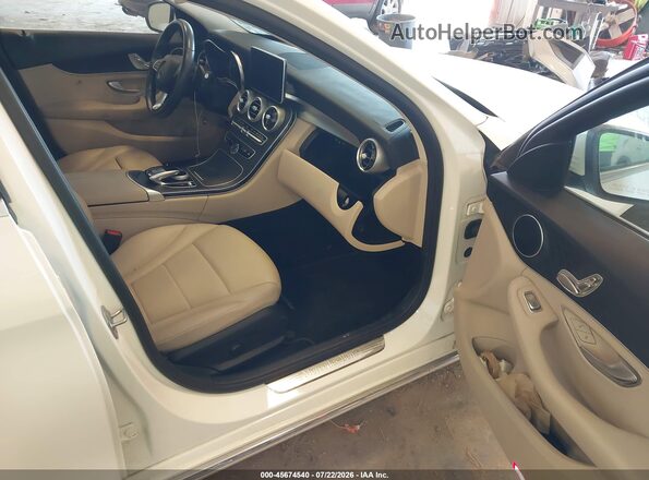 55SWF4KB8GU172205 2016 MERCEDES-BENZ C-CLASS Белый Вид салона спереди