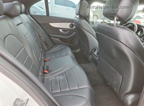 55SWF4KB9HU218996 2017 MERCEDES-BENZ C White Widok tylnych siedzeń