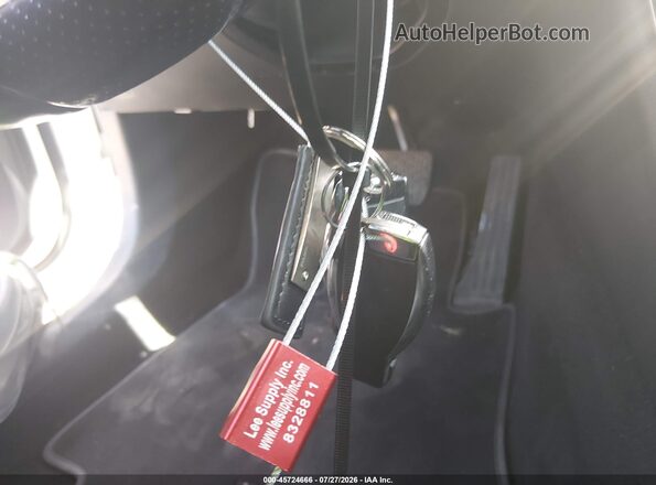 55SWF4KBXGU140775 2016 MERCEDES-BENZ C-CLASS White Dashboard view