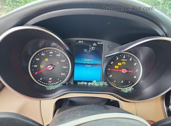 55SWF8DB1KU308333 2019 MERCEDES-BENZ C White Vista del cuadro de instrumentos