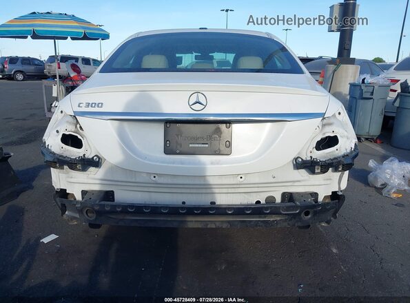 55SWF8DB5KU306858 2019 MERCEDES-BENZ C-CLASS White 
