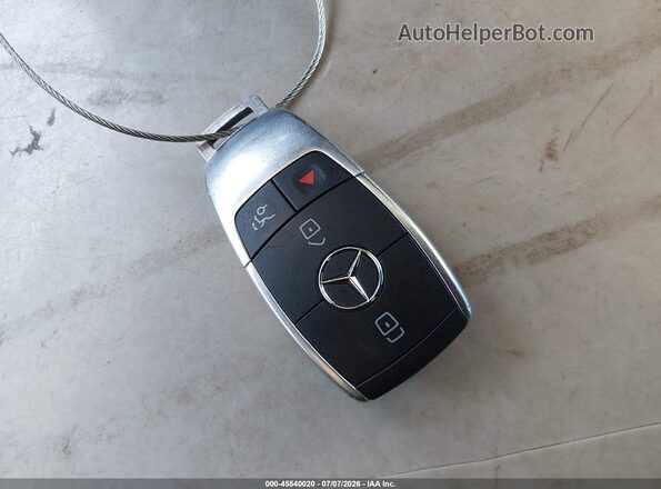 55SWF8DB6KU306321 2019 MERCEDES-BENZ C-CLASS White Widok deski rozdzielczej