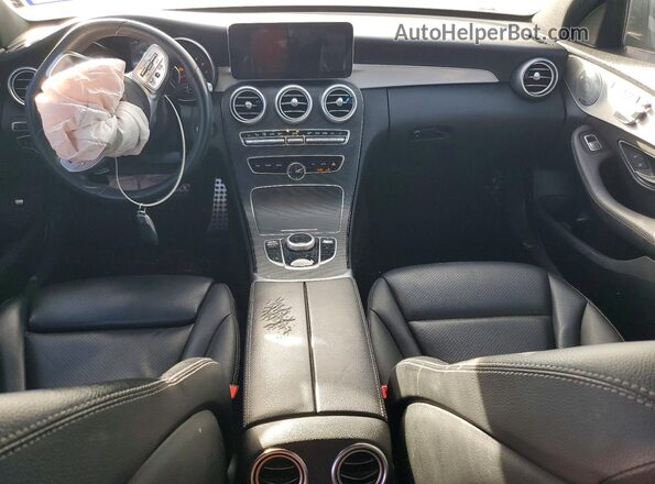 55SWF8DB7KU301144 2019 MERCEDES-BENZ C Black Dashboard view
