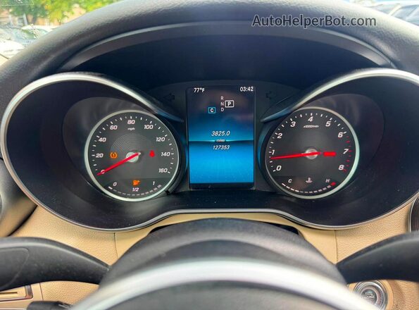 55SWF8EB1KU307858 2019 MERCEDES-BENZ C Black Առջևի վահանակի տեսք