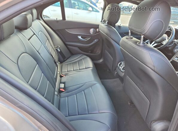 55SWF8EB2KU301616 2019 MERCEDES-BENZ C Cream Widok tylnych siedzeń