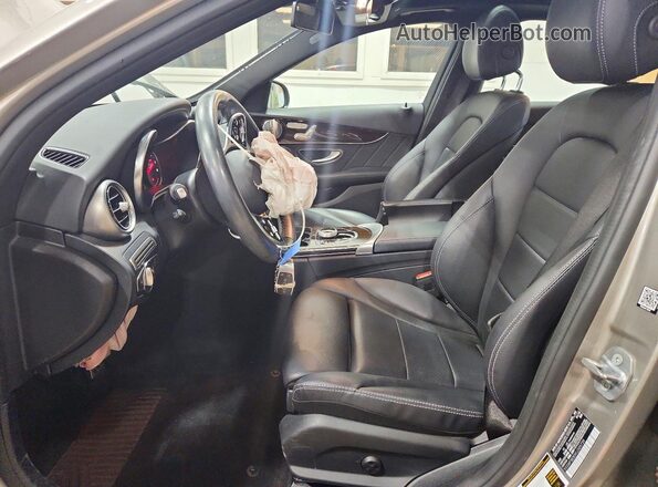 55SWF8EB5KU305739 2019 MERCEDES-BENZ C Silver Widok wnętrza z przodu
