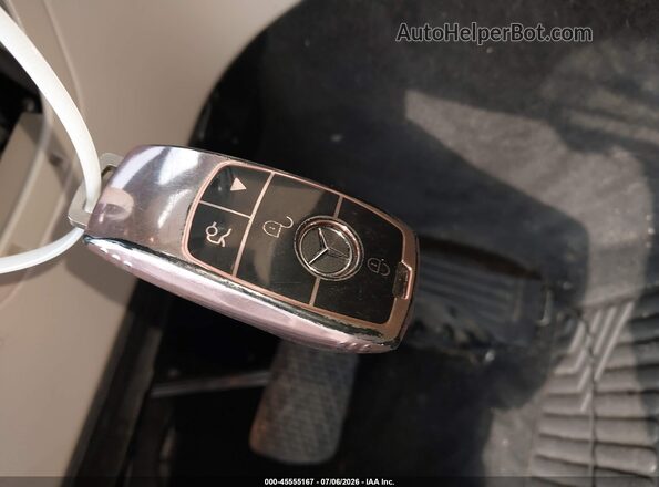 55SWF8EB8KU291058 2019 MERCEDES-BENZ C-CLASS Beige Dashboard view