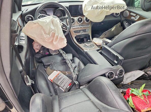 55SWF8EB8LU322827 2020 MERCEDES-BENZ C Black Vista del salpicadero