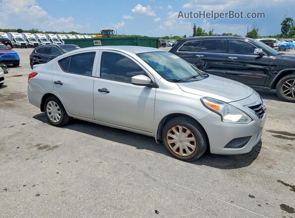 3N1CN7APXJL824887 2018 NISSAN VERSA Silver Front view