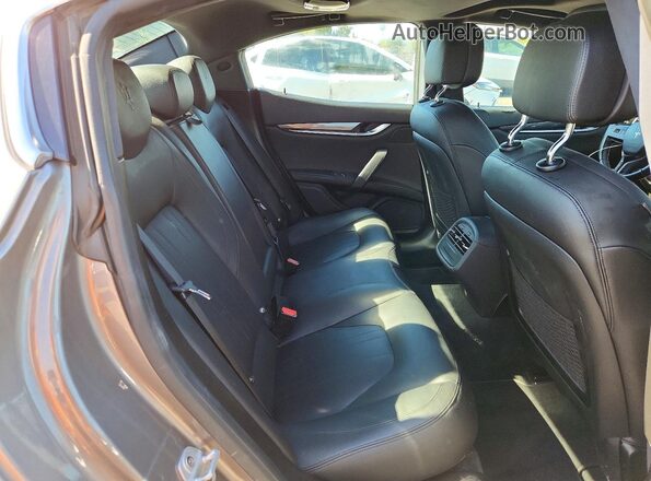 ZAM57YTA8J1286322 2018 MASERATI ALL OTHER Gray Rear interior view